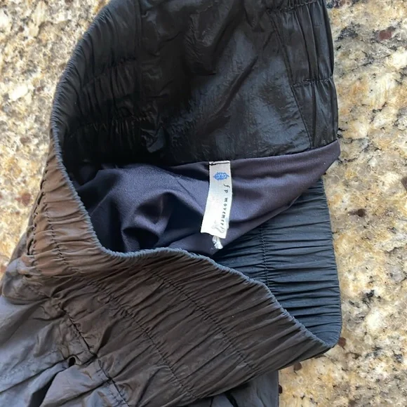 Free People Movement The Way Home High Rise Pull On Shorts Black XS like new - Picture 8 of 8